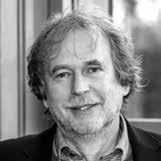 Prof. Dr. Thomas Döbler, geboren 1958, ist seit 2007 Professor für Medienmanagement an der Hochschule Macromedia in Stuttgart.
