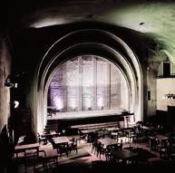 Delphi / vom Kino zum Theater Das ehemalige Stummfilmkino wurde als letztes seiner Art 1929 mit 870 Plätzen eröffnet.