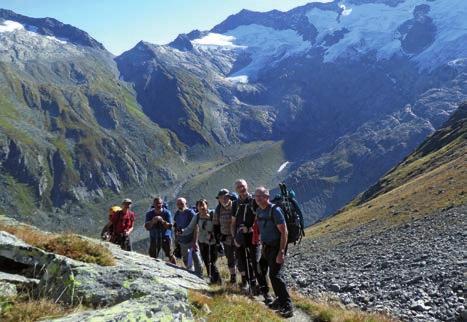 : Gegen 8:20 Uhr Aufbruch zur Richterhütte über den 2845 m hohen Roßkopf. Von hier oben konnten wir bei herrlichem Sonnenschein das Berg-Panorama in Ruhe genießen. Wir gönnten uns ca.