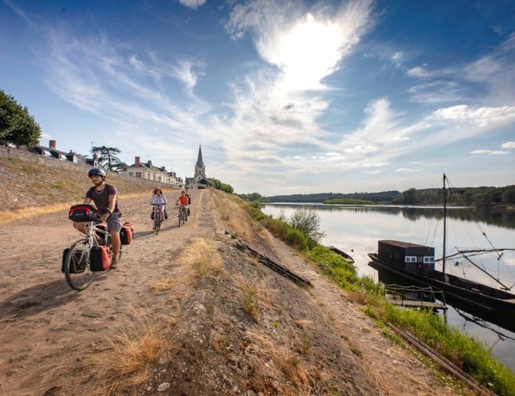 Neben der inzwischen legendären Loire à Vélo erwarten den Radler weitere reizvolle Routen: Wer es gerne idyllisch möchte: Indre à Vélo.