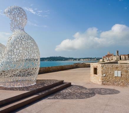 Die zweitgrößte Stadt des Départements Alpes-Maritimes faszinierte mit ihrer Lebensfreude einst das Malergenie Picasso.