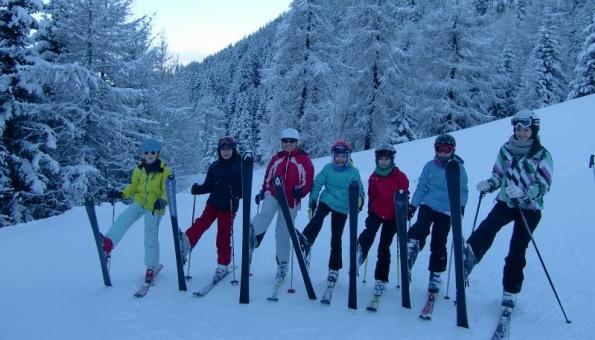 15 Tourenberichte Skifreizeit alpin (26. 28.12.2013) Unbeabsichtigt wurde die Skiausfahrt eine reine Mädelsfreizeit.