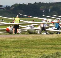 Ganz zu schweigen von der Organisation einer bunten Mischung von Schleppmaschinen und Einteilung von deren Piloten.