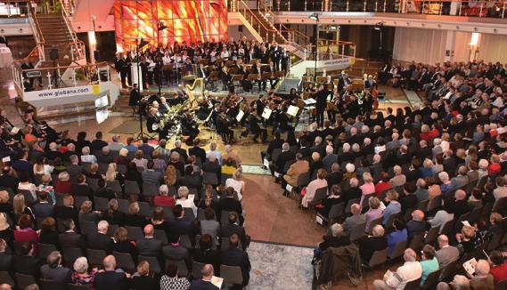 Gut 900 Gäste wollten sich den musikalischen Auftakt in der Galahalle des Globana Trade Centers nicht entgehen lassen.
