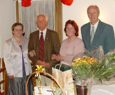 P E R S O N E L L E S. Bürgermeister Gerhard Hauser feierte seinen 50.