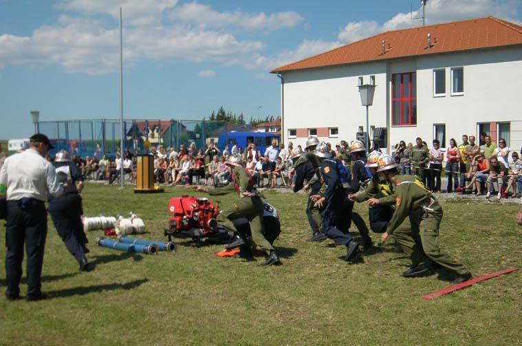 Bei strahlendem Sonnenschein traten 27 Gruppen zu den Bewerben an und kämpften um die Pokale. Unter den Gästen befand sich auch eine Abordnung der polnischen Feuerwehr Gródek nad Dunajcem.