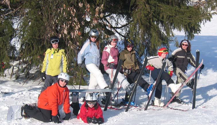 Bericht über die Jugend-Skiausfahrt 27. 29.01.2006 An einem Otto-Normal-Tag fuhren wir bei Wolfgang und Teresa am späten Nachmittag los.