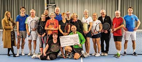 Tennisspieler zeigen Schleife am Welt-AIDS-Tag Der Wintersportverein Aschaffenburg feiert im Jahr 2020 sein 111. und die WSV-Tennisabteilung ihr 40-jähriges Bestehen.