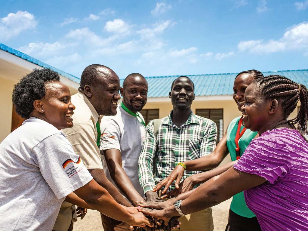 In Aktion Kenia Alle Hände voll zu tun Zehntausende Flüchtlinge haben im Nordwesten Kenias ein neues Zuhause gefunden.