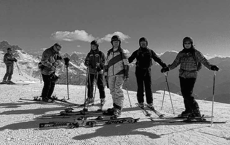 Neuffener Anzeiger Nr. 17/2014 Donnerstag, 24. April 2014 13 satal, Arabba, Alta Badia und Grödner Tal. Eine Gruppe von 9 ambitionierten Skifahrern machte sich auf, das Mittagstal zu durchqueren.