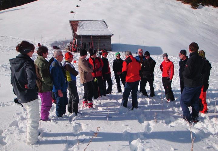 Aus den Abteilungen Sektion Friedberg Skitourenwochenende in Rinnen vom 6. 8.2.2015 Auch in diesem Jahr findet wieder unser Skitourenwochenende im Berghaus Rinnen statt.