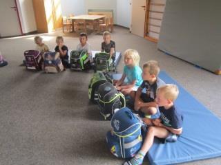 Segnung der Vorschulkinder Zum Ende des Kindergartenjahres kommt traditionell GR Höchenberger in den Kindergarten um die Vorschulkinder zu segnen.