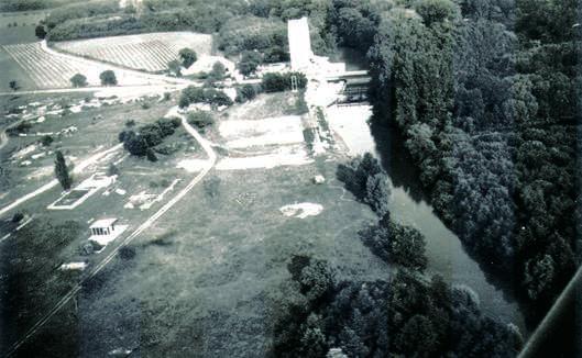 Unten: Luftbild Gattendorfs aus dem Jahre 2005.