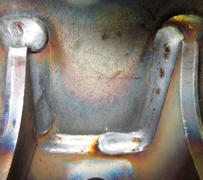 im Werk Iserlohn. Beim MAG-Schweißen entsteht an der Schweißnahtoberfläche Silikatschlacke, die zu Korrosionsproblemen an den Oberflächen von Stahlprodukten führen kann.
