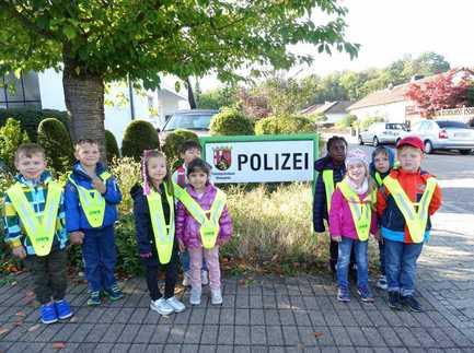 Am 20.09.2018 erlebten unsere Schulanfängerkinder einen tollen Tag im Karlsruher Zoo. Diesen Ausflug hatten sich die Kinder gewünscht und so war die Freude groß, dass wir ihn auch erfüllen konnten.