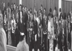LfG ABITURIENTIA 2002 Entlassungsfeier in der Aula Rede des Jahrgangs stufen leiters StD Maxwitat zur Verabschiedung seiner All meine lieben Sternchen, - oder angesichts Ihres Alters und Ihrer Größe
