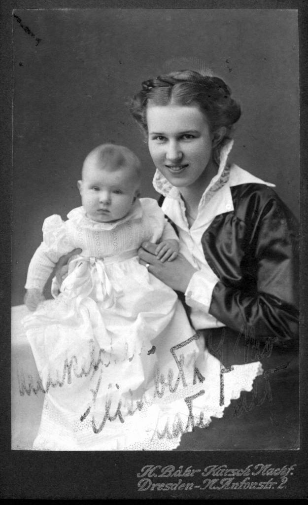 60 Am 02.05.1915 wurde die Tochter des Paares, Elisabeth, im Familien-und Freundeskreis Ebba genannt, geboren.