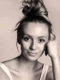Ann Mirro Assistant Choreographer Ann Mirro absolvierte ihre Ausbildung von 2006 bis 2009 an der Ballettakademie in Stockholm und absolvierte von 2004 bis 2008 das Jennie Widegren Danceprogram.