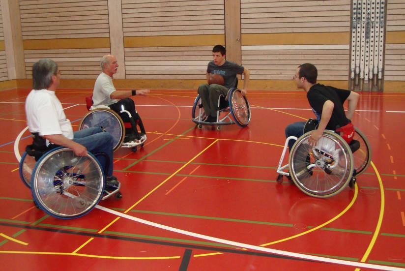 Trainingsangebote des Rollstuhlclubs St. Gallen Allgemeines Rollstuhltraining Wann: Dienstag 20.15 21.