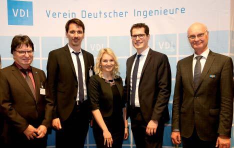 AKTUELLES Ordentliche Vorstandsversammlung des VDI e. V. Verleihung des Hugo-Junkers-Innovationspreises 2019 Am 28.11.2019 fand die Ordentliche Vorstandsversammlung des VDI e. V. in Düsseldorf statt.