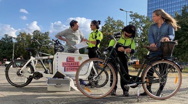 September Auf Nummer Sticker: Nach dem erfolgreichen Debüt in 2018 folgte im September 2019 der zweite Streich der kostenlosen Fahrradcodierung eine gemeinsame Aktion der Fahrradstaffel der Berliner