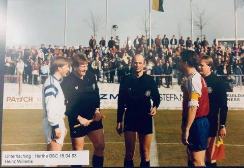 Fußball gespielt hat Werner Gatz in der Jugend des heutigen Hülser SV. Als 18- jähriger wechselte er 1966 zur DJK Fortuna Dilkrath. Diesem Verein gehört er auch heute noch an.