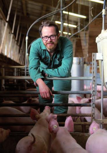 Netzwerke 13 Bodenständig und international In der Lüneburger Heide bewirtschaftet Christoph Becker einen vielfältig strukturierten landwirtschaftlichen Betrieb mit Schweinemast, Ackerbau und