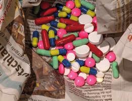 Medikamente richtig entsorgen Arzneimittel bitte in den Restmüll In Hagen können Sie Medikamente in haushaltsüblichen Mengen über die graue Tonne (Restmülltonne) entsorgen.