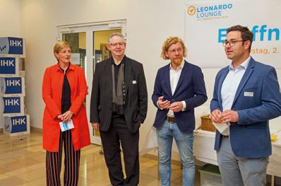 Ein Genie lässt grüßen: die Leonardo 8 Die IHK Mittleres Ruhrgebiet hat jetzt eine Leonardo Lounge starkes und sichtbares Zeichen der Zusammenarbeit mit der Ruhr-Universität Bochum: Deshalb zeigten