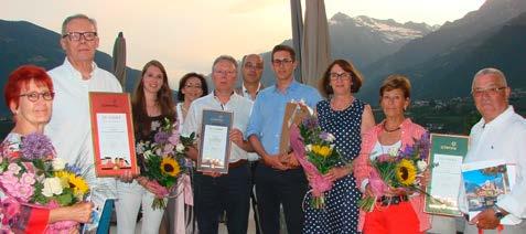 Mit der Gastgeberfamilie Innerhofer gratulieren auch die Mitarbeiterinnen und Mitarbeiter des Tourismusbüros Schenna Herrn Steffan auf diesem Wege zu seinem 50-jährigen Gastjubiläum und wünschen ihm