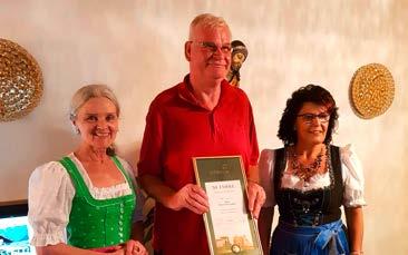öffentlichen Gästeehrung im Vereinshaus Unterwirt wurden Ingo Hartmann für 30 Jahre Gast in Schenna, Anita Hartmann für