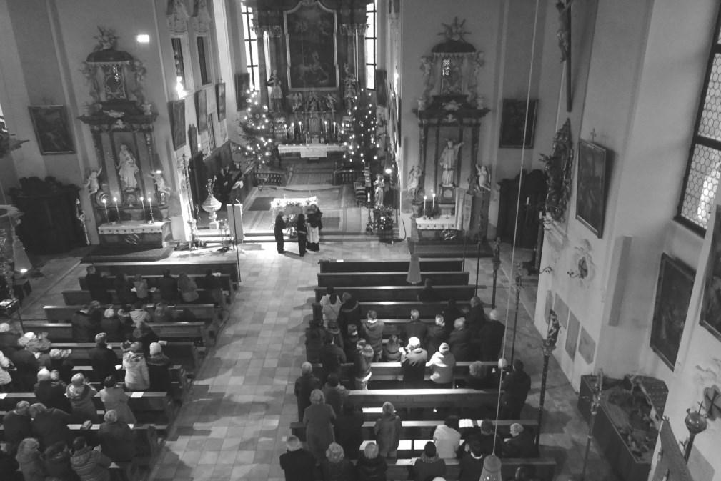 Konzerte Jahresschlusskonzert in Ellingen Zur Abrundung der Weihnachtszeit und zur Einstimmung auf den Jahreswechsel und das neue Jahr fand am Silvesternachmittag in der Stadtpfarrkirche St.