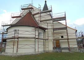 Berichte, Termine / Waldhausen Außenrenovierung der Pfarrkirche Im September wurde mit der Außenrenovierung der Pfarrkirche begonnen, die Vorarbeiten wurden von Pfarrangehörigen in Angriff genommen.
