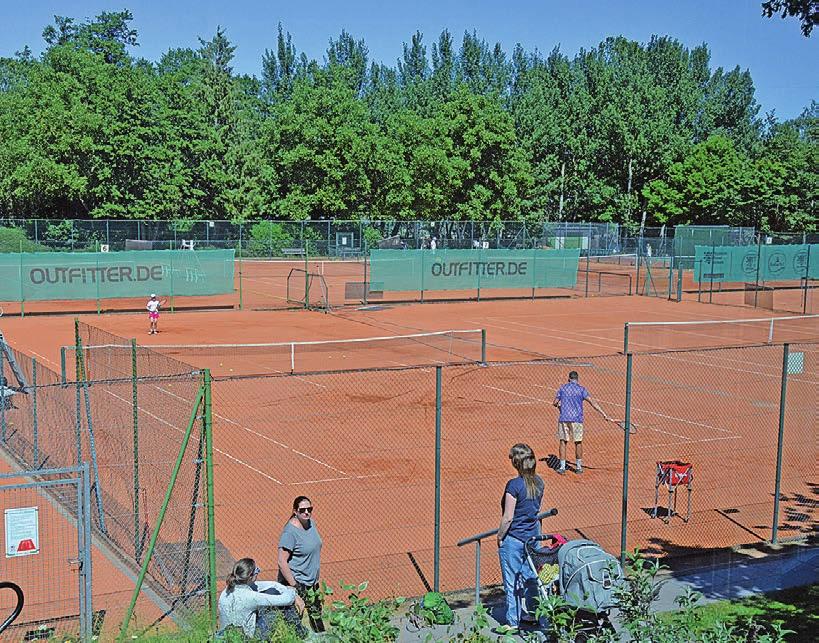OBERURSELER WOCHE STEINBACHER WOCHE Kalenderwoche Seite Die Tennis-Courts der HTG sind noch spärlich besetzt. Maximal fünf Leute dürfen auf einen Platz, Mütter müssen draußen warten.