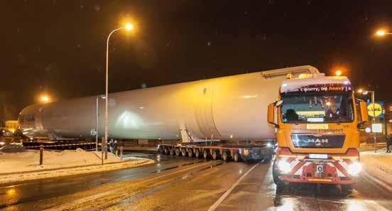 Von der Stadt an der deutsch-tschechischen Grenze machte sich an einem Freitagabend der 54 Meter lange, 6 Meter breite und 6,35 Meter hohe LNG-Behälter auf eine etwa 2.000 Kilometer lange Reise.