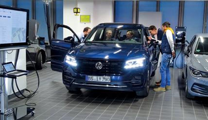 Wirtschaft im Revier 04 2020 zu VW zukünftig alle Fahrzeuge in der EU über eine automatische Notruffunktion verfügen, damit bei einem Unfall die notwendigen Rettungsmaßnahmen ausgelöst werden.