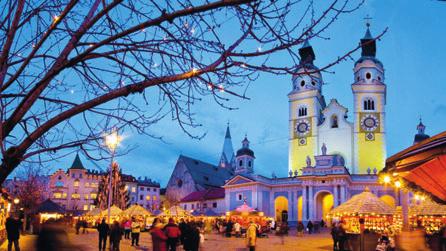 Unterhaltungsprogramm des Hotels Stadtbesichtigungen Hamburg und Lübeck mit qualifizierter Reiseleitung Freizeit zum Besuch der Weihnachtsmärkte in Hamburg und Lübeck freie Nutzung des