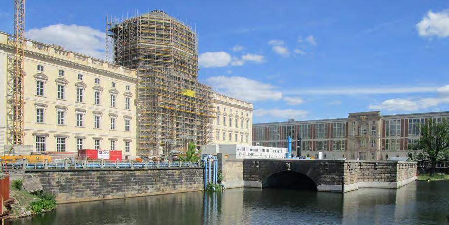 Bis zum Jahr 2020 wird das ehemalige Berliner Stadtschloss mit alter Fassade und neuem Nutzungskonzept als Humboldt Forum wieder aufgebaut.