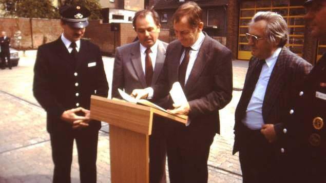 Die Baumaßnahmen schritten zügig voran, sodass am 27.11.1987 Richtfest gefeiert werden konnte. Die Übergabe des Gebäudes wurde nach dessen Fertigstellung am 24.04.