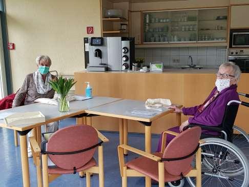 Besuch auf Abstand wieder möglich Bewohner und Mieter atmen auf Die Kontaktbeschränkungen der letzten Wochen sind auch an den Senioren nicht spurlos vorbeigegangen.