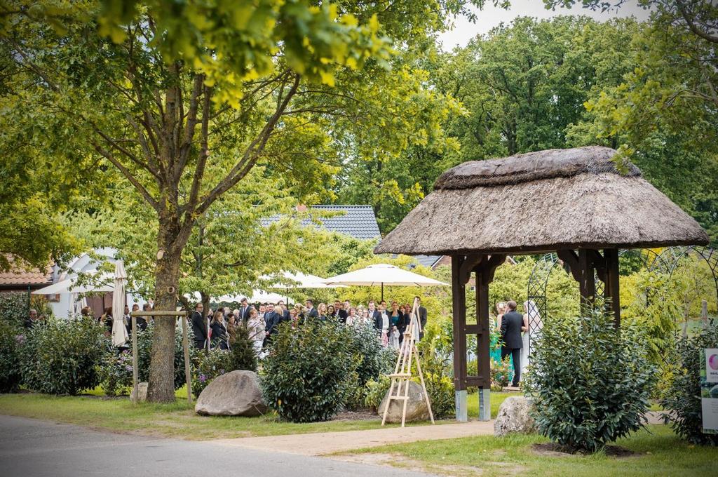 Heiraten unter freiem Himmel 2015 wurde in Stemmen der perfekte Ort für Trauung im Freien geschaffen: Der Hochzeitsgarten des Landgutes.