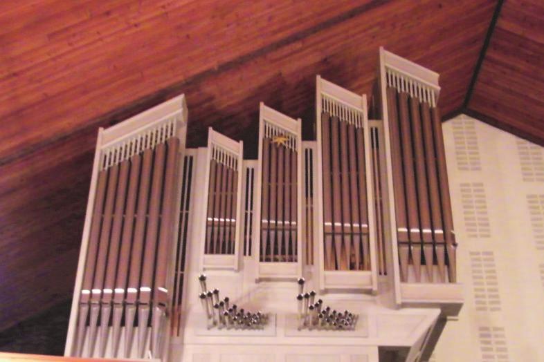 Orgelkonzert zu Gunsten des Hannoverschen Hospiz Luise von Alexander Kolka Zuerst möchte ich mich für das ausgefallene Konzert am 8. Mai 2010 entschuldigen. Vor mehr als 10 Jahren, genau am 6.