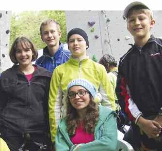 Kinder- und Jugend - klettergruppe KKG 02 Leitung: Uwe Schneider und Ruth Dollrieß Ich bin seit nunmehr zehn Jahren in einer Klettergruppe. Es hat mir immer viel Spaß bereitet dabei zu sein.
