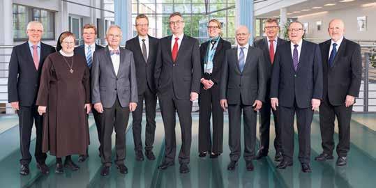 Klaus Tiedeken, Vorsitzender des Aufsichtsrates, betonte in seiner Laudatio das große Engagement von Achilles für den Wuppertaler Klinikverbund.