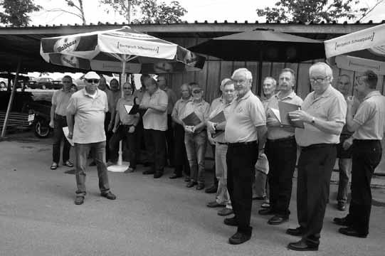 Seite 8 Mittwoch, 2. Juli 2014 WEILHEIM Fröhliche Lieder von Wein, Weib und Gesang Das Dorfsingen in Bannholz vor dem Autohaus Korol, vormals Autohaus Metzger, hat eine lange Tradition.