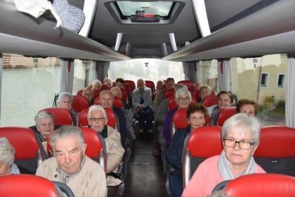 - 10 - Gemeinsamer Seniorenausflug 2019 eine Bilderstrecke Über 50 Senioren aus unseren drei Kirchengemeinden Wernsbach, Weihenzell und Forst folgten der