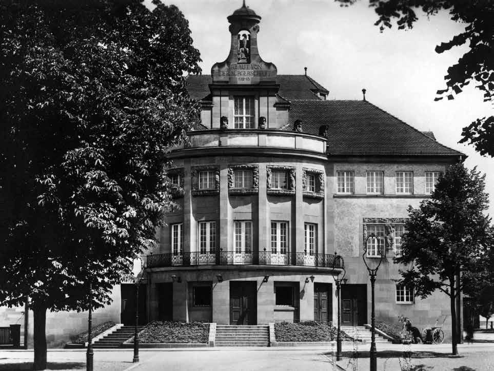 6 LOTHAR HEINLE Philipp Rypinski Das Heilbronner Stadttheater, um 1920. Bilanz einer Spurensuche 1963 erscheint im Salzer-Verlag Heilbronn eine kleine Festschrift zum 70. Geburtstag von Hans Franke.