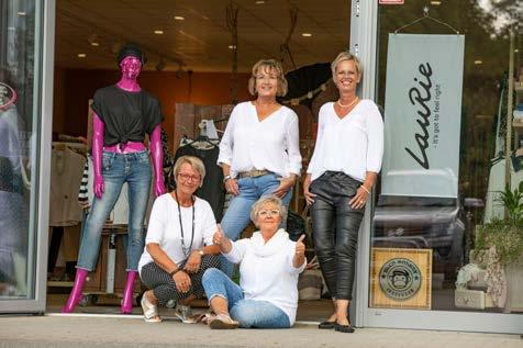 BICA AUS DER GESCHÄFTSWELT Pellerine Style: Boutique von Marion Sassen Mode für Sie mit Flair Seit Oktober 2015 betreibt Marion Sassen erfolgreich Ihre Modeboutique auf dem Mühlenhof in Tarp.