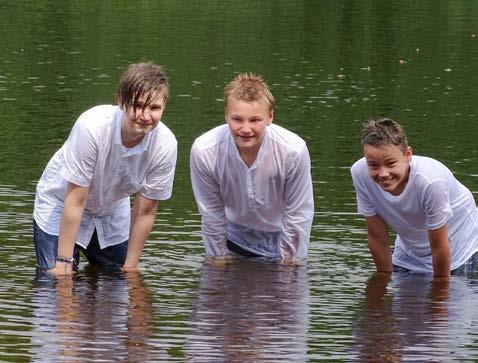 Taufen im Sankelmarker See Dreimal mit dem ganzen Körper ins Wasser getaucht zu werden, quasi unterzugehen und dreimal danach wieder hochgezogen werden so eine Taufe ist ein ganz besonderes Erlebnis.
