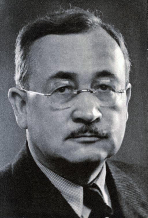 Kultureller Kontext Otto Röhm, ein deutscher Chemiker, ließ für einen glasähnlichen thermoplastischen Kunststoff den Handelsnamen Plexiglas eintragen.